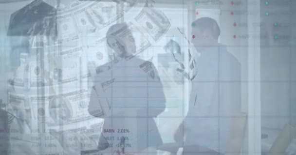 Animation Traitement Des Données Globe Billets Sur Divers Hommes Affaires — Video