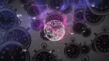 Dünya 'nın animasyonu, sayılar ve hareket eden saatler üzerinde işlenen veriler. küresel iş, dijital arayüz, zaman ve teknoloji konsepti dijital olarak oluşturulmuş video.