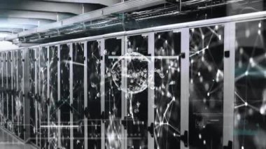 Sunucu odasında veri işleme ve küre animasyonu. küresel teknoloji, bağlantılar ve dijital arayüz konsepti dijital olarak oluşturulmuş video.
