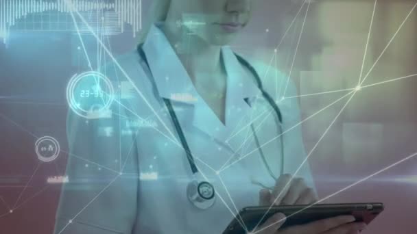 Animação Rede Conexões Processamento Dados Sobre Médico Feminino Caucasiano Usando — Vídeo de Stock