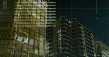 Şehir manzarası üzerinde finansal veri işleme resmi. küresel iş, finans, bağlantılar ve dijital arayüz konsepti dijital olarak oluşturulmuş görüntü.