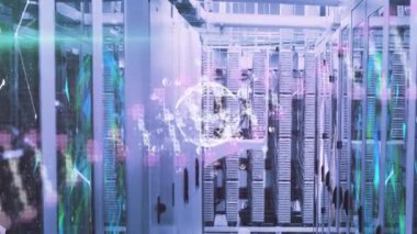 Sunucu odasının üzerindeki DNA iplikçiklerinin ve küreselliğin animasyonu. küresel teknoloji, bağlantılar ve dijital arayüz konsepti dijital olarak oluşturulmuş video.