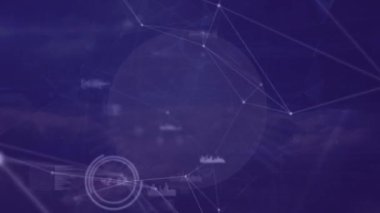 Bulutların üzerindeki bağlantı ağının animasyonu. küresel iş, bağlantılar ve veri işleme kavramı dijital olarak oluşturulmuş video.