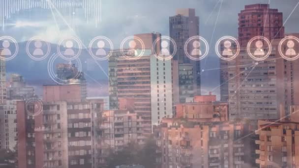 Анимация Сети Связей Иконками Над Городским Пейзажем Глобальный Бизнес Финансы — стоковое видео