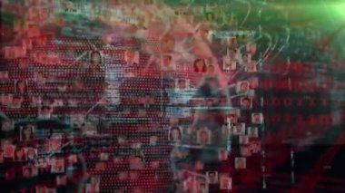 İkili kodlama animasyonu, parlayan bilgisayar devre kartının üzerinde iş adamlarının fotoğraflarıyla dolu dünya. hesaplama, dijital arayüz ve veri işleme kavramı dijital olarak oluşturuldu.