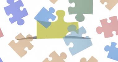 Beyaz arka planda yüzen pastel yapbozların animasyonu. Ulusal bulmaca günü ve beyin aktivitesi konsepti dijital olarak oluşturuldu.