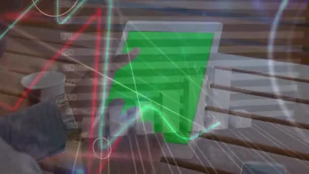 Animáció Pénzügyi Adatok Grafikonok Kezét Biracial Ember Segítségével Tabletta Másolási — Stock videók