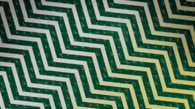 Moleküller ve veri işleme ile yeşil arkaplan üzerindeki sembollerin animasyonu. bilgisayarlar, bilim, dijital arayüz ve teknoloji konsepti dijital olarak oluşturulmuş video.