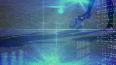 Stadyumda oynayan beyaz erkek futbolcu üzerinden veri işleme animasyonu. global spor ve dijital ekran konsepti dijital olarak oluşturulmuş video.