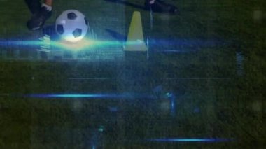 Stadyumda oynayan çeşitli erkek futbolcuların veri işleme animasyonları. global spor ve dijital ekran konsepti dijital olarak oluşturulmuş video.