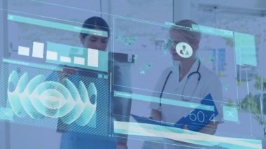 Çeşitli kadın doktorların tarama ve veri işleme çalışmalarının animasyonu. küresel tıp, sağlık ve veri işleme kavramı dijital olarak oluşturulmuş video.