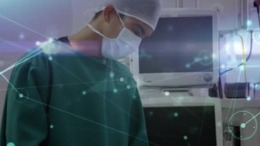 Çeşitli erkek, kadın, doktor ve hastalar arasındaki bağlantı ağının animasyonu. küresel tıp, sağlık ve veri işleme kavramı dijital olarak oluşturulmuş video.