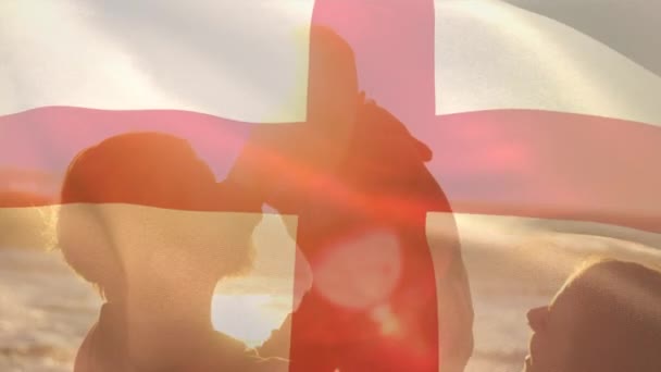 Animación Bandera Inglaterra Sobre Padres Caucásicos Con Niño Playa Patriotismo — Vídeos de Stock