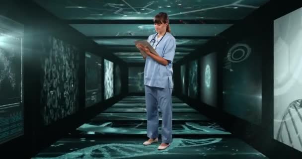 データ処理上の出生女性医師のアニメーション 世界中の医療 データ処理の概念デジタルで生成されたビデオ — ストック動画