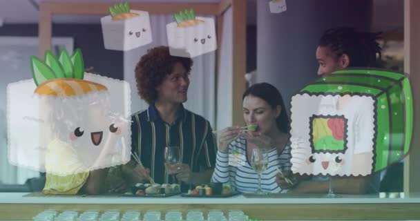 Animation Von Sushi Ikonen Über Glückliche Freunde Die Sushi Essen — Stockvideo