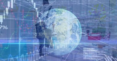 Bisikletli Afro-Amerikan iş adamının veri işleme görüntüsü. küresel iş, finans ve dijital arayüz kavramı dijital olarak oluşturulmuş görüntü.