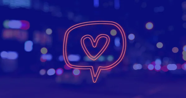 Gece Mavi Arka Planda Şehir Manzarası Üzerinde Kalp Ikonu Resmi — Stok fotoğraf
