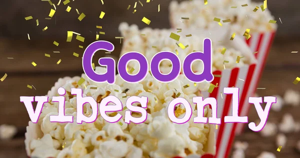 Gambar Getaran Yang Baik Hanya Teks Atas Kotak Popcorn Popcorn — Stok Foto
