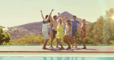 Dans eden kadın ikonu, havuz başında dans eden beyaz bir arkadaş grubunun üzerine. dans günü ve kutlama konsepti dijital olarak oluşturulmuş video.