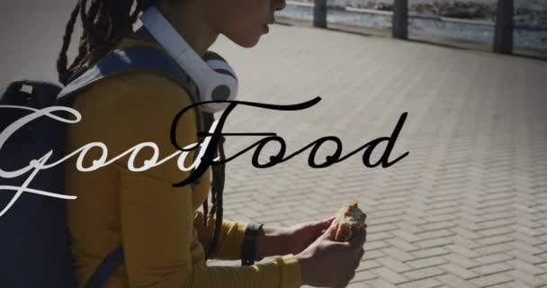 Κινούμενα Σχέδια Του Καλού Κειμένου Φαγητό Πάνω Από Biracial Γυναίκα — Αρχείο Βίντεο