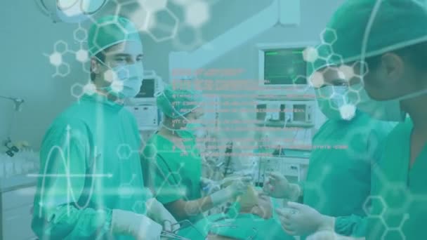 为在手术室为病人做手术的外科医生制作医疗信息和数据处理动画 医疗研究技术及医疗服务概念数码录影 — 图库视频影像