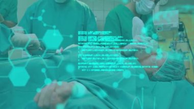 Ameliyathanede hastaları ameliyat eden cerrahların beyin taraması ve tıbbi veri işlemlerinin animasyonu. Tıbbi araştırma teknolojisi ve sağlık hizmetleri konsepti dijital olarak oluşturulmuş video.
