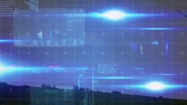 Veri işleme animasyonu ve rüzgar türbini ve bulutlu gökyüzü üzerindeki ışık yolları. küresel teknoloji ve veri işleme kavramı dijital olarak oluşturulmuş video.