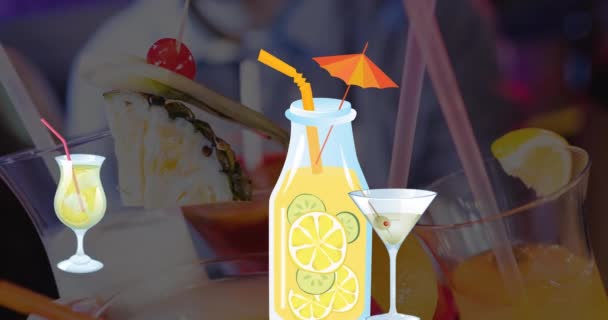 背景中的鸡尾酒杯在多个鸡尾酒上动画化 世界鸡尾酒日概念数码制作视频 — 图库视频影像