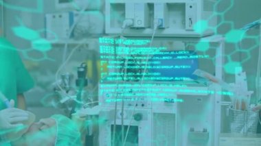 Hasta tiyatrosunda ameliyat yapan cerrahların tıbbi bilgi ve veri işleme animasyonları. Tıbbi araştırma teknolojisi ve sağlık hizmetleri konsepti dijital olarak oluşturulmuş video.