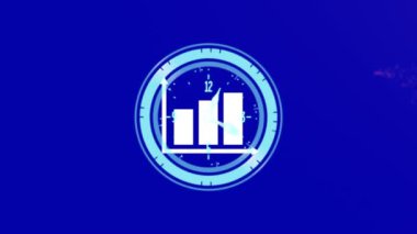 Grafik ve saatin mavi arkaplandaki ışık yollarının üzerinden geçişi. küresel teknoloji ve dijital arayüz kavramı dijital olarak oluşturulmuş video.