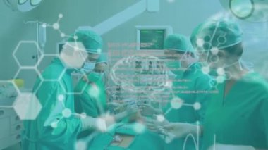 Ameliyathanede hastaları ameliyat eden cerrahların beyin taraması ve tıbbi veri işlemlerinin animasyonu. Tıbbi araştırma teknolojisi ve sağlık hizmetleri konsepti dijital olarak oluşturulmuş video.