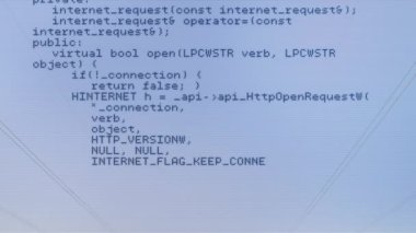 Sütunlar ve gökyüzü üzerinde veri işleme animasyonu. küresel teknoloji ve veri işleme kavramı dijital olarak oluşturulmuş video.