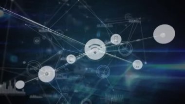 Karanlık arka planda veri transferi yapan büyüyen medya ve wifi simgelerinin animasyonu. küresel iletişim ağı ve veri paylaşım konsepti dijital olarak oluşturulmuş video.