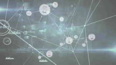 Veri aktarımı yapan müzik ve medya simgelerinin animasyonu. küresel iletişim ağı ve bilgi paylaşım konsepti dijital olarak oluşturulmuş video.
