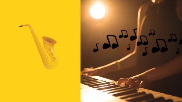 Animation Saxophone Icônes Notes Sur Une Femme Biraciale Jouant Clavier — Video