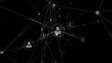 Siyah arkaplanda insan simgeleriyle bağlantı ağının animasyonu. küresel bağlantılar, veri işleme ve dijital olarak oluşturulmuş video ağ konsepti.