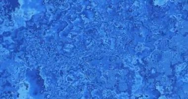 Hareket eden mavi dalgalarla arka plan animasyonu. renk, hareket ve dijital arayüz kavramı dijital olarak oluşturulmuş video.