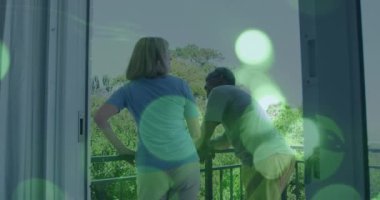 Üst düzey çiftler üzerinde ışık lekelerinin canlandırılması. küresel teknoloji, bağlantılar ve dijital arayüz konsepti dijital olarak oluşturulmuş video.