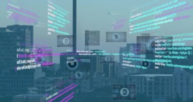 Şehir manzarası üzerinde veri işleme animasyonu. küresel iş ve dijital arayüz kavramı dijital olarak oluşturulmuş video.