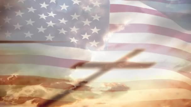ウサの旗を振ってキリスト教のクロスシャドウと雲のアニメーション キリスト教 アメリカの愛国心の概念をデジタルで生成したビデオ — ストック動画