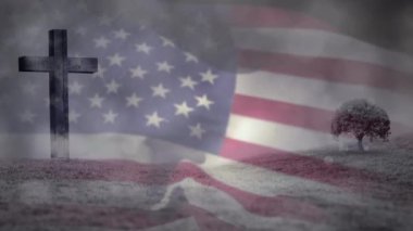 ABD bayrağı sallanırken Hristiyan haçı ve ağaç animasyonu. din, inanç, Hristiyanlık ve Amerikan vatanseverliği dijital olarak üretilen video konsepti.