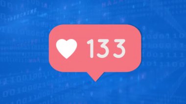 Mavi arkaplandaki veri işleme üzerine kalp ikonu animasyonu. Sosyal medya ve iletişim arayüzü kavramı dijital olarak oluşturulmuş video.