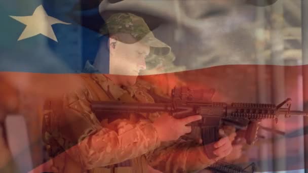 Animación Bandera Chile Sobre Diversos Soldados Masculinos Con Armas Ejército — Vídeo de stock