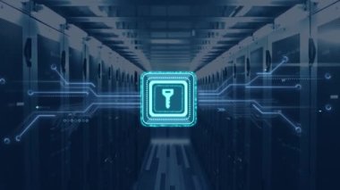 Bilgisayar devresi üzerinden çevrimiçi güvenlik anahtarıyla veri işleme animasyonu. küresel hesaplama, veri işleme, teknoloji ve dijital arayüz kavramı dijital olarak oluşturulmuş video.