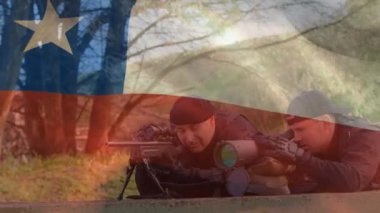 Çeşitli silahlı erkek askerlerin üzerinde Şili bayrağının canlandırılması. Ordu, kamu savunması ve vatanseverlik kavramı dijital olarak oluşturulmuş video.