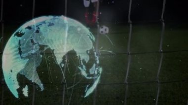 Çeşitli erkek futbol oyuncuları üzerinde dönen dünyanın animasyonu. global spor, bağlantılar ve teknoloji konsepti dijital olarak oluşturulmuş video.