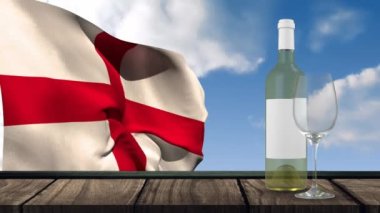 Beyaz şarap şişesinin canlandırması, İngiltere 'nin cam ve bayrağı bulutlu arka planda dalgalanıyor. şarap işi, tatma ve bölgesel ürünler konsepti dijital olarak üretilen video.