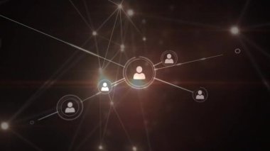 Siyah arkaplandaki simgelerle bağlantı ağının animasyonu. Sosyal medya ve iletişim arayüzü kavramı dijital olarak oluşturulmuş video.
