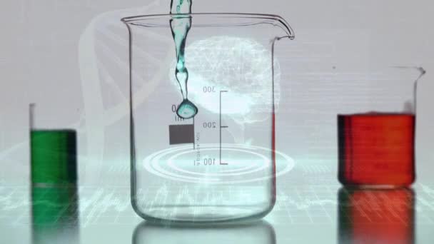 Dna链和数字大脑在烧杯上的动画 全球科学和数字接口概念数字生成视频 — 图库视频影像