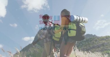 Gülümseyen çift yürüyüşü üzerine Bağımsızlık Günü metni. Vatanseverlik ve kutlama konsepti dijital olarak oluşturulmuş video.